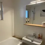 One Apartman *